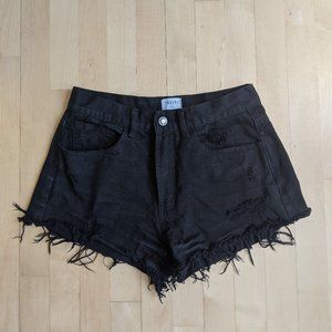 Black frayed jean shorts.